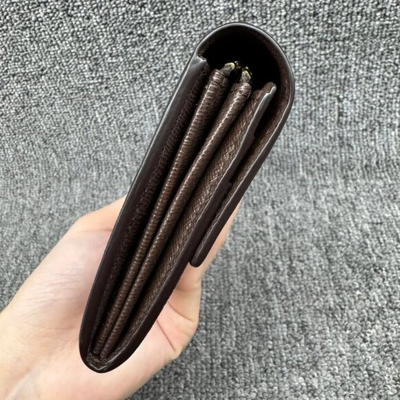 Louis Vuitton Leather Wallet 335-021425 - Picture 4 of 13